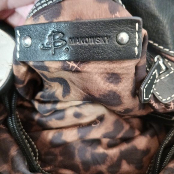 B.Makowski Classic Distressed Hobo - Picture 2 of 11